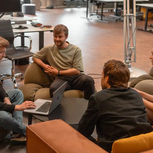 Marketingbureau med fokus på transparens, performance og direkte samarbejde med specialister uden mellemled